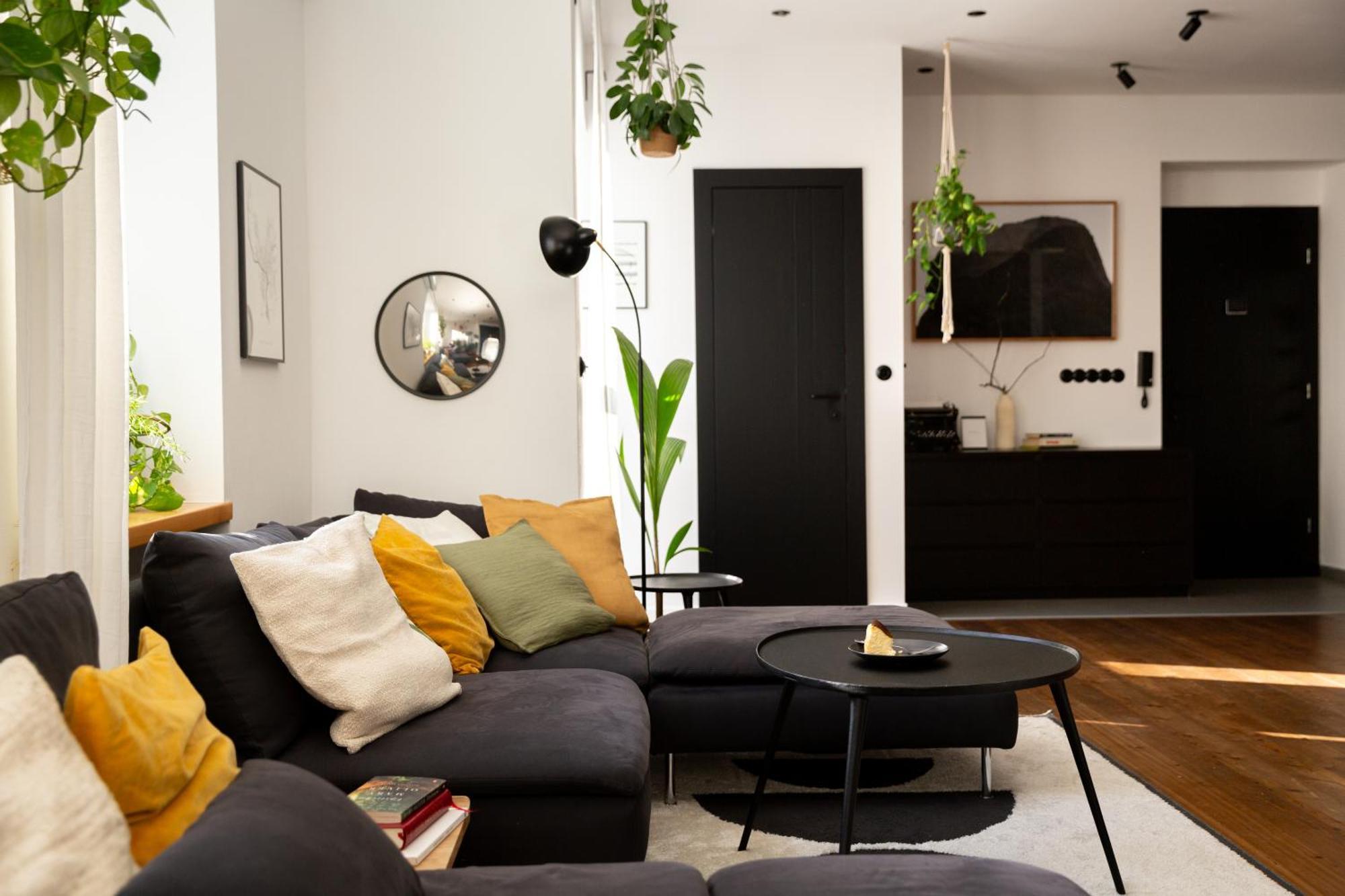 Evergreen - Old Town Spacious Stylish Apartment With Ac And One And A Half Bath, Baby & Kid- Friendly บราติสลาวา ภายนอก รูปภาพ