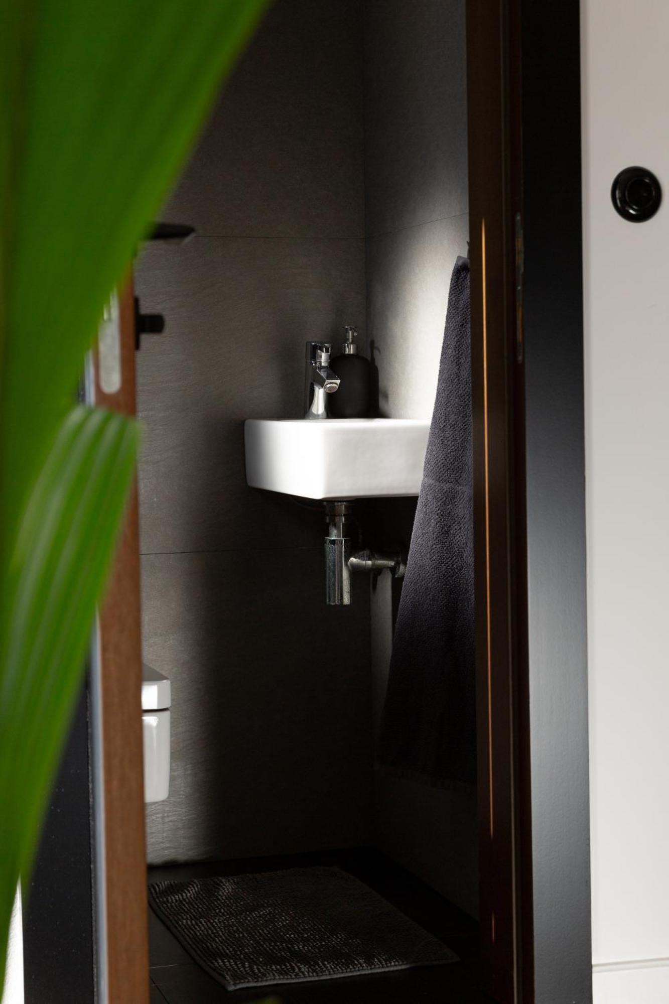 Evergreen - Old Town Spacious Stylish Apartment With Ac And One And A Half Bath, Baby & Kid- Friendly บราติสลาวา ภายนอก รูปภาพ